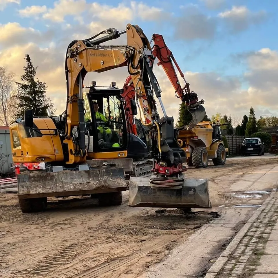 Gravearbejde ved fornyelse af fælleskloak i boligområde